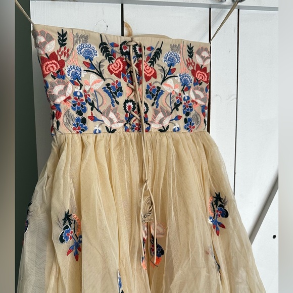 Modcloth Strapless Dress with Floral Embroidery - Picture 2 of 8